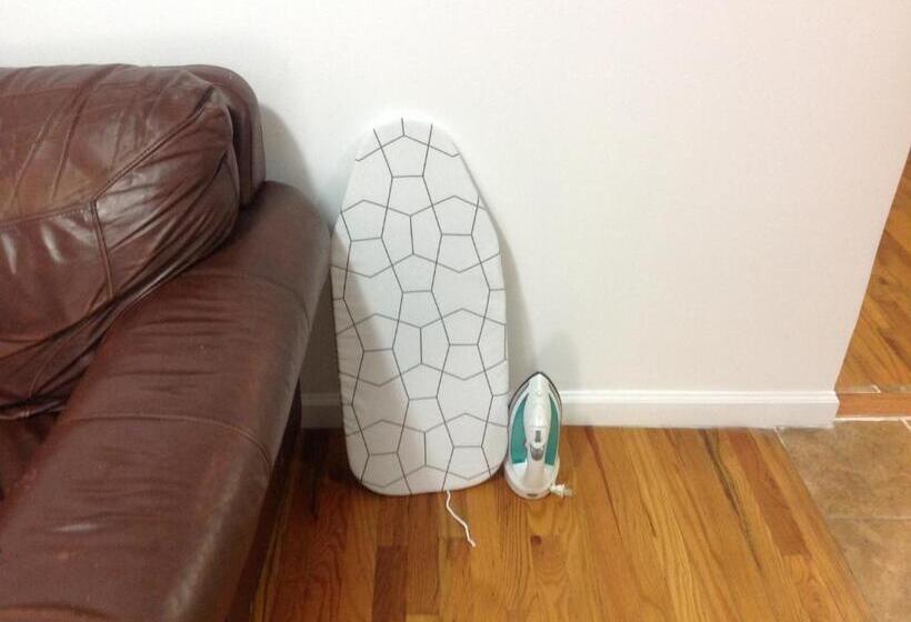 بنسيون Mojoy Homesuites At Runyon