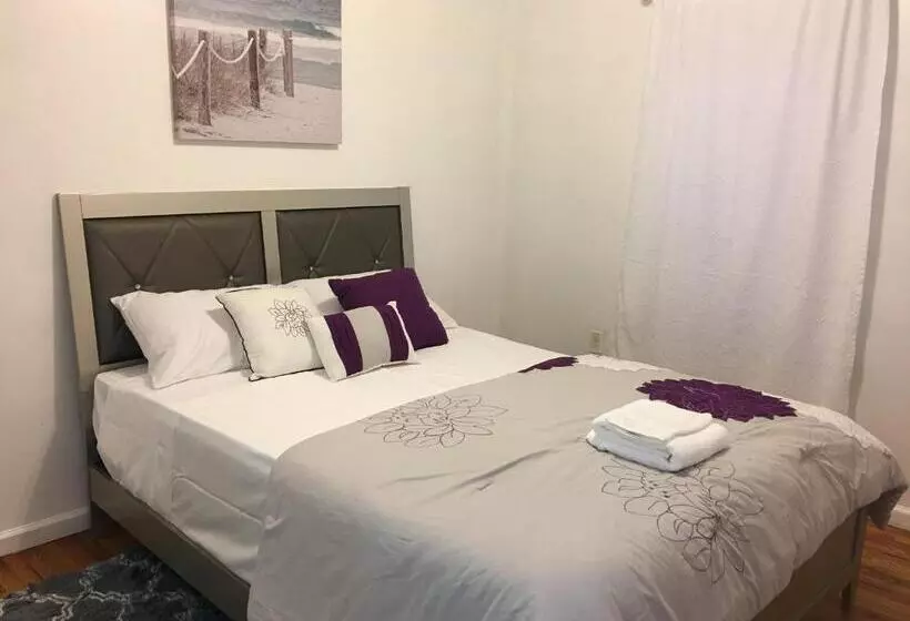 پانسیون Mojoy Homesuites At Runyon