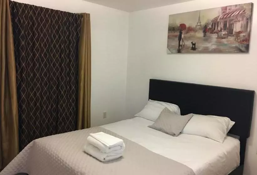 پانسیون Mojoy Homesuites At Runyon