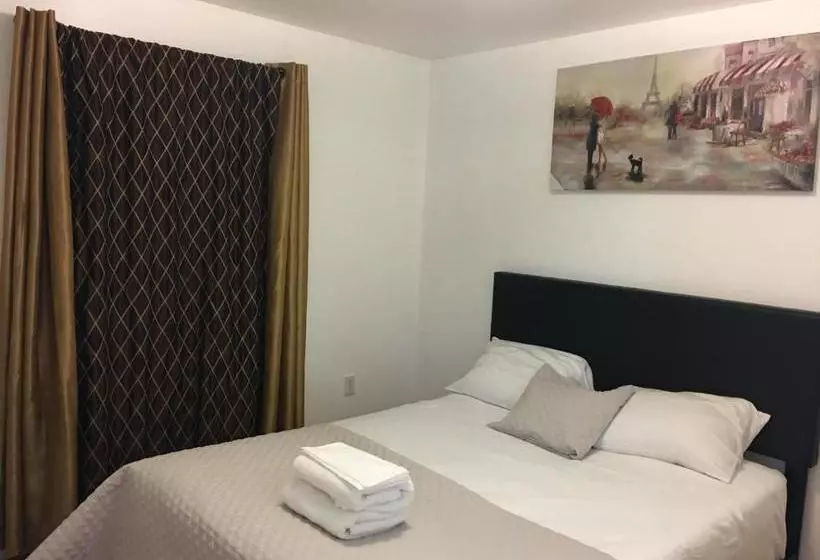 پانسیون Mojoy Homesuites At Runyon