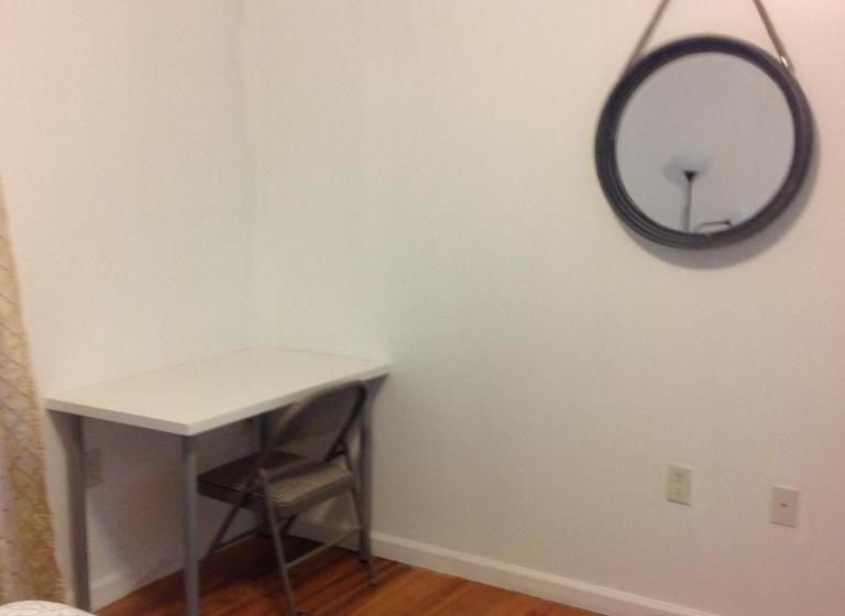 بنسيون Mojoy Homesuites At Runyon