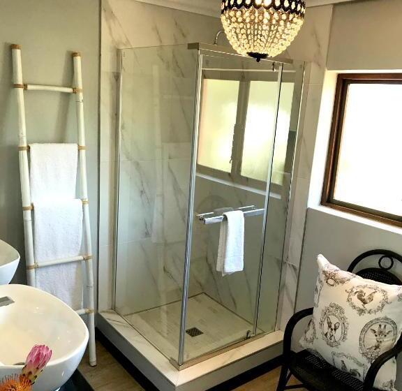 بنسيون A Kings View