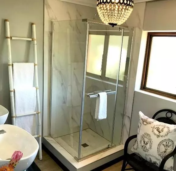 Majatalo A Kings View