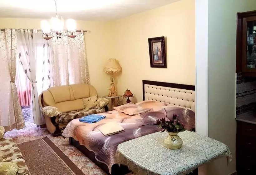 ペンション Berberi Guest House