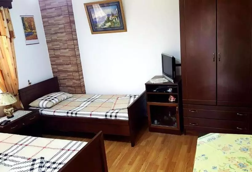 ペンション Berberi Guest House