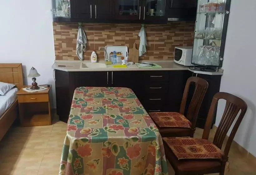 ペンション Berberi Guest House