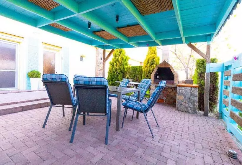 پانسیون Casa Ana