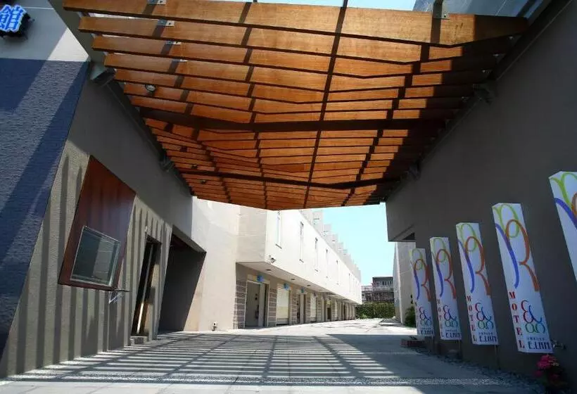 پانسیون Elan Motel