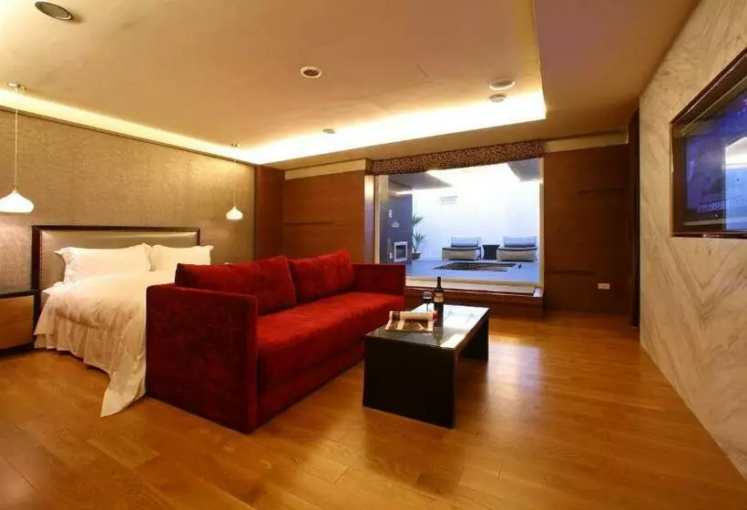 پانسیون Elan Motel