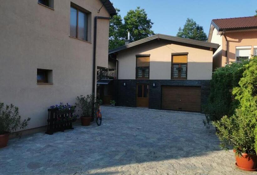 پانسیون House Leyla