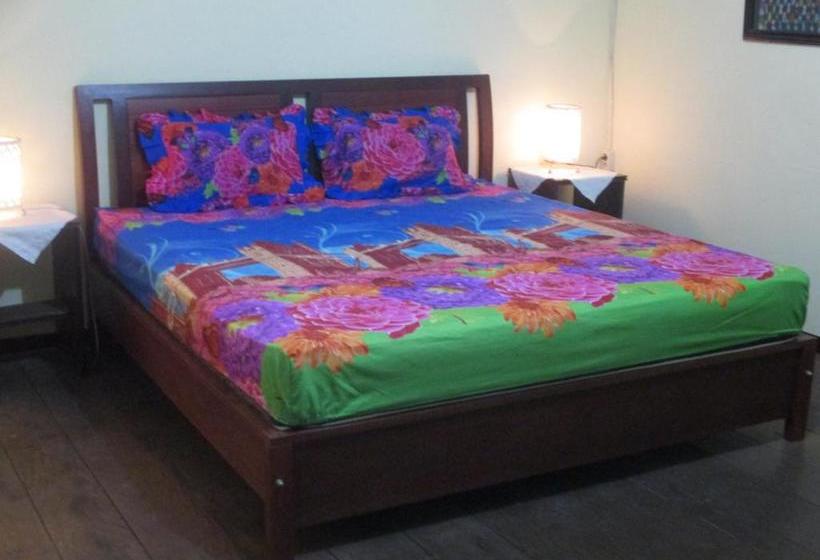 פנסיון Mjr Ticketing Guest House