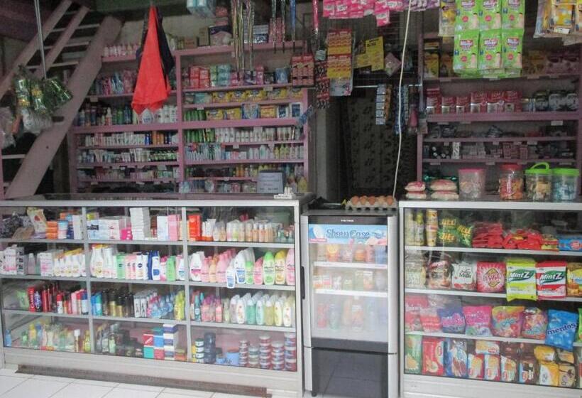 פנסיון Mjr Ticketing Guest House