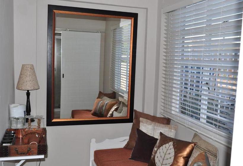 膳宿费 The Calitz