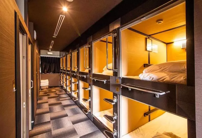 هتل کپسول Capusule Hotel Hakodate