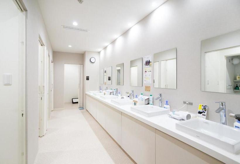 هتل کپسول Capusule Hotel Hakodate