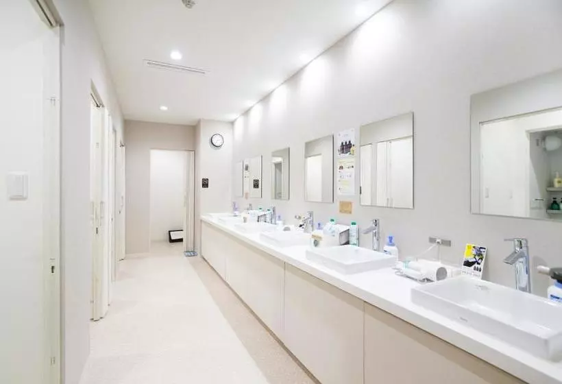 هتل کپسول Capusule Hotel Hakodate