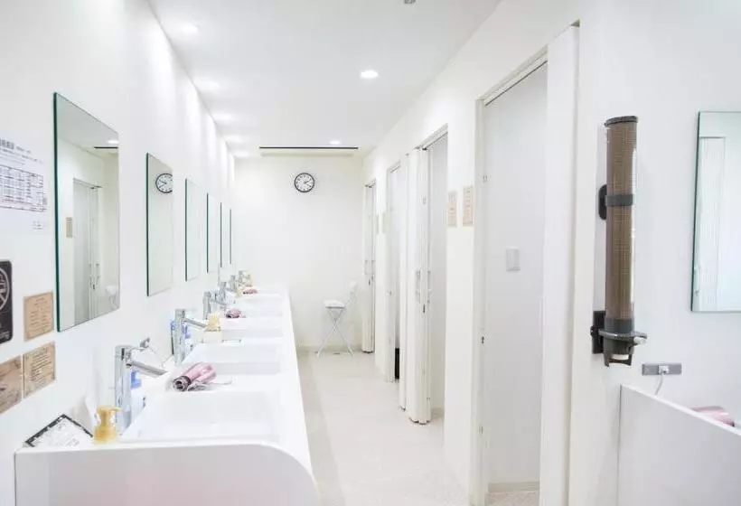 هتل کپسول Capusule Hotel Hakodate