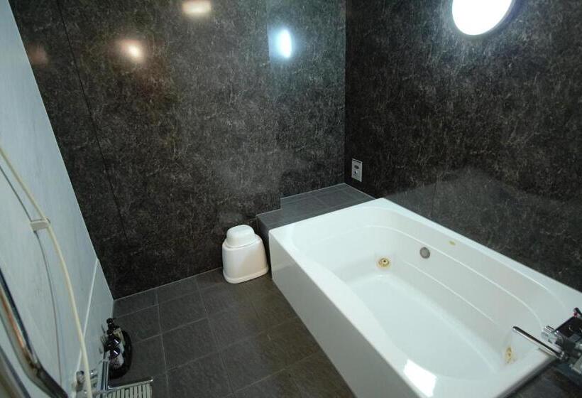 בית מלון כפרי Lala Resort