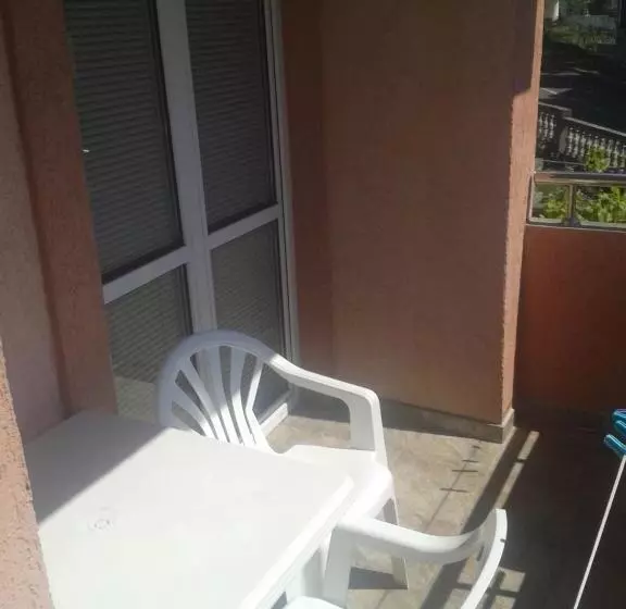 پانسیون Guesthouse Lautasevic