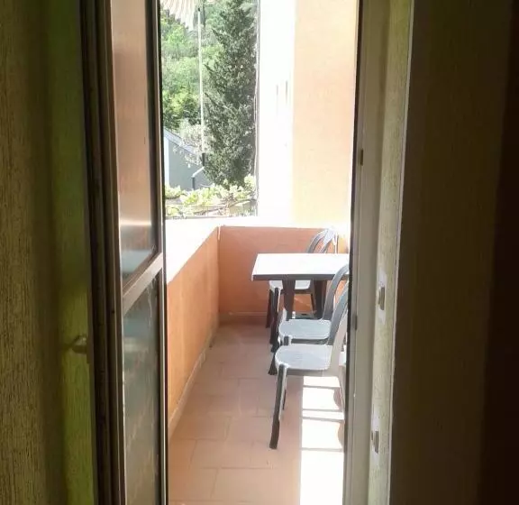 پانسیون Guesthouse Lautasevic