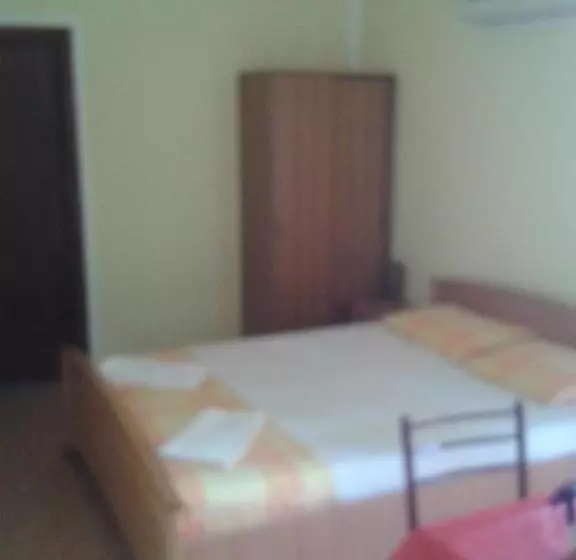 پانسیون Guesthouse Lautasevic