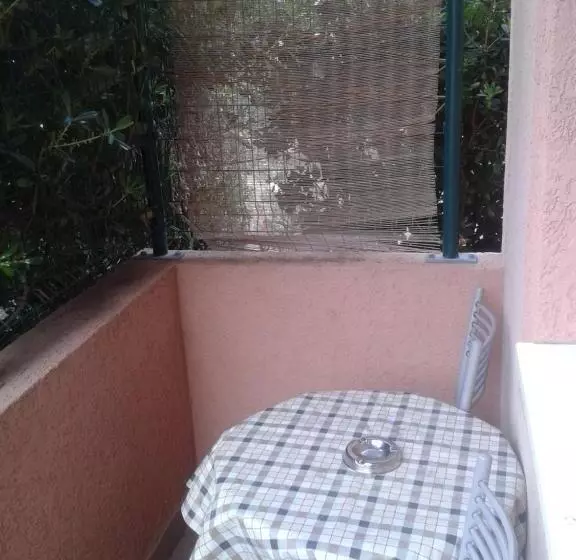 پانسیون Guesthouse Lautasevic