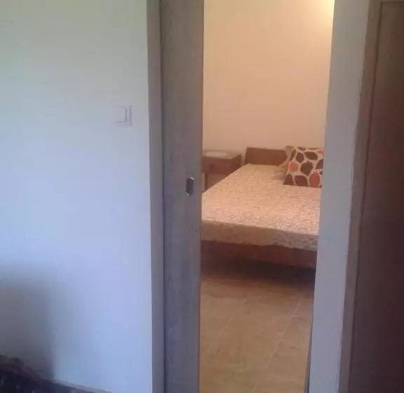 پانسیون Guesthouse Lautasevic