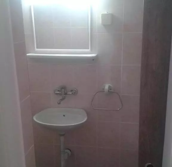 پانسیون Guesthouse Lautasevic