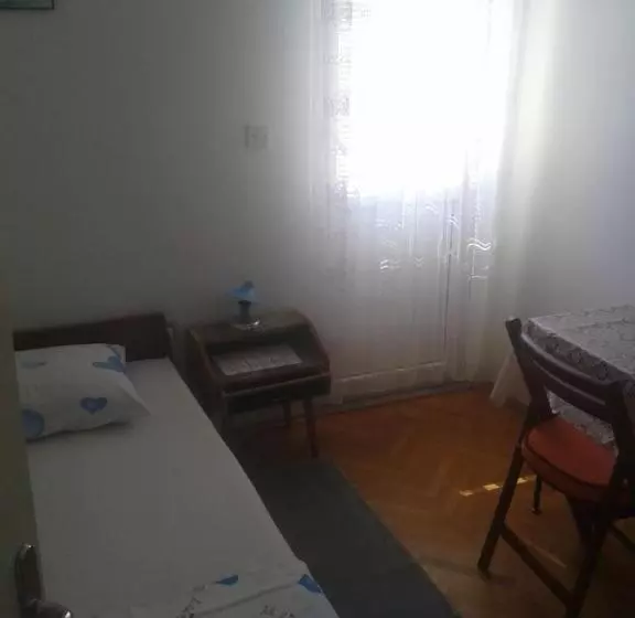 پانسیون Guesthouse Lautasevic