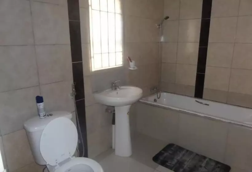 پانسیون Tshedza Guest House