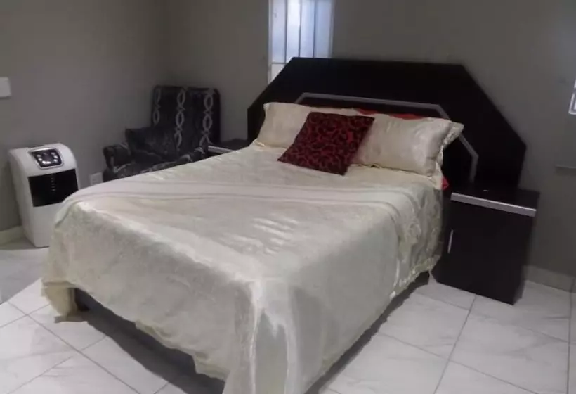 پانسیون Tshedza Guest House