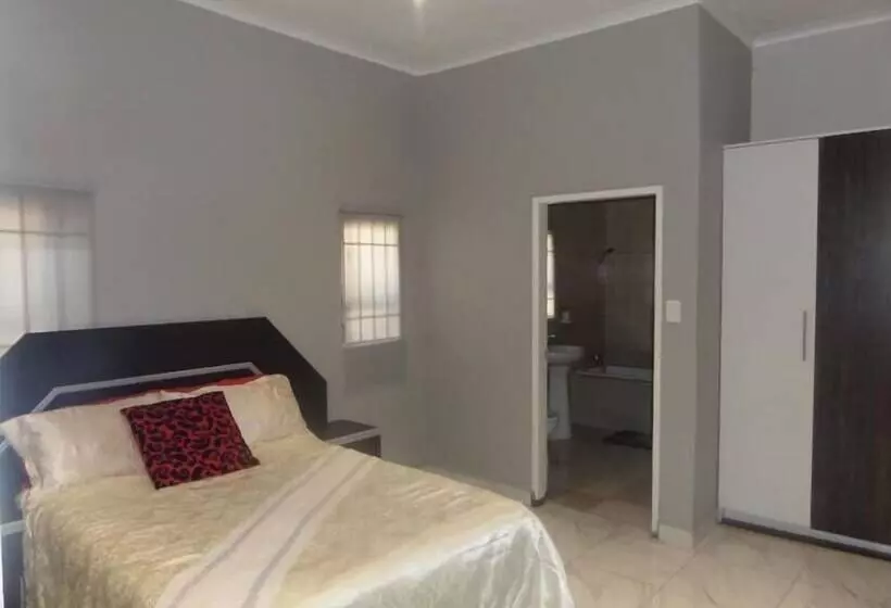 پانسیون Tshedza Guest House