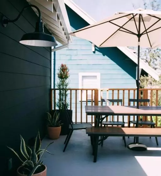 ユースホステル Noon On Sunset Hill