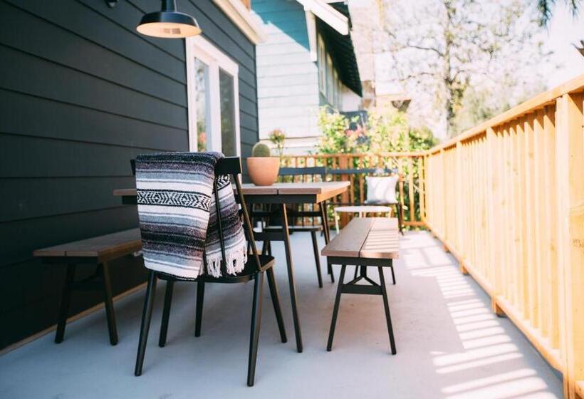 فندق صغير Noon On Sunset Hill