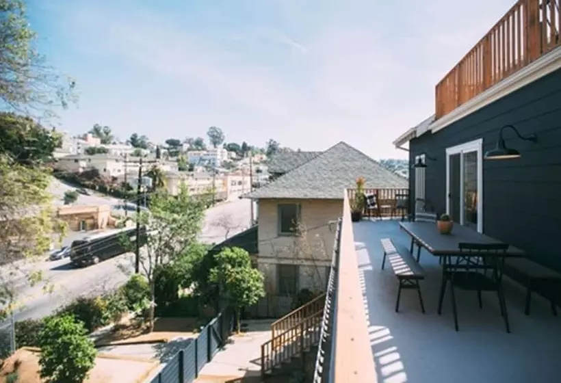 ユースホステル Noon On Sunset Hill