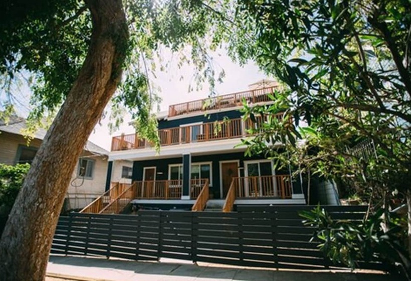 فندق صغير Noon On Sunset Hill