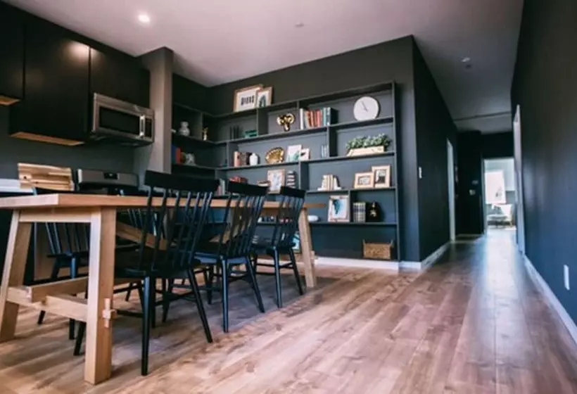 ユースホステル Noon On Sunset Hill