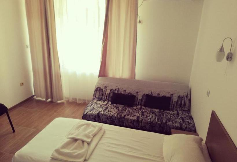 پانسیون Siana House