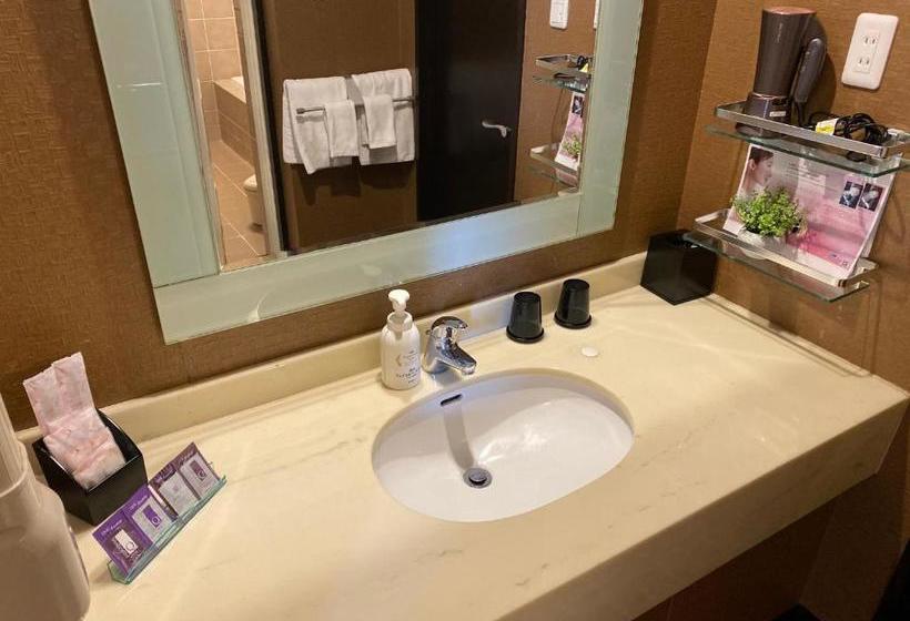 فندق Ginowan Crystal