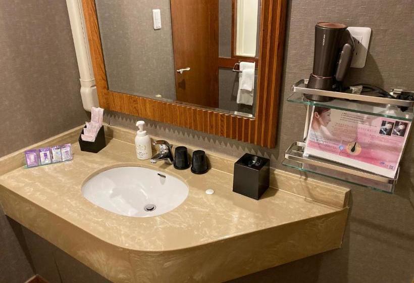 فندق Ginowan Crystal