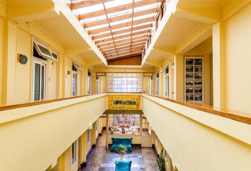 پانسیون Hostel Del Puerto