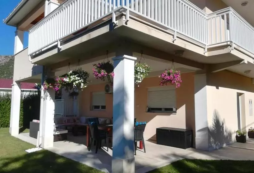 پانسیون Riverside Guesthouse