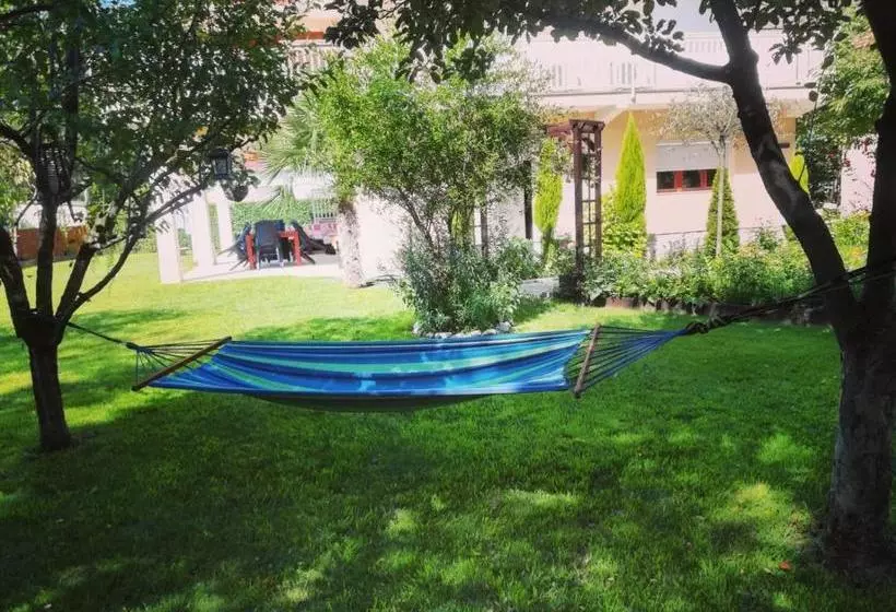 پانسیون Riverside Guesthouse