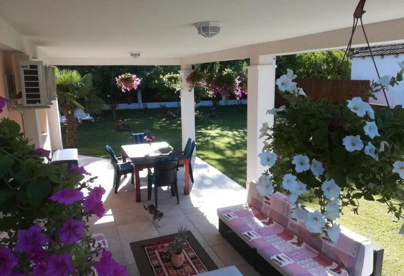 پانسیون Riverside Guesthouse