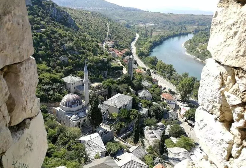 پانسیون Riverside Guesthouse