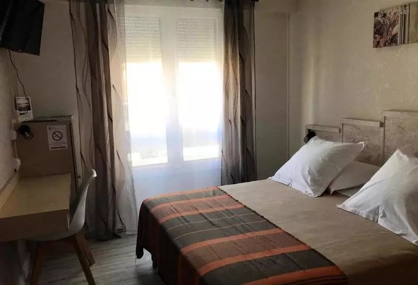 Hotel Hôtel Du Commerce