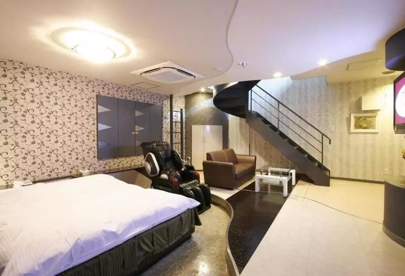 Hotel Rr