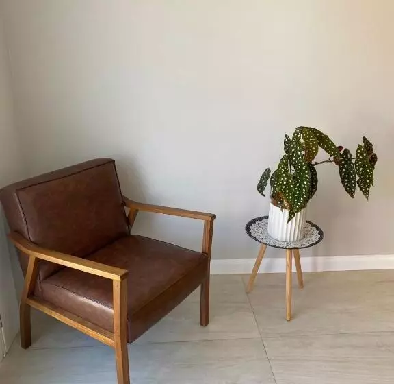 Majatalo Bouganville Guest House Bc