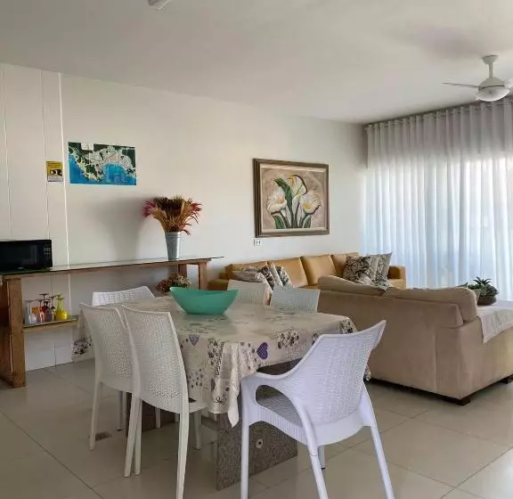 Majatalo Bouganville Guest House Bc