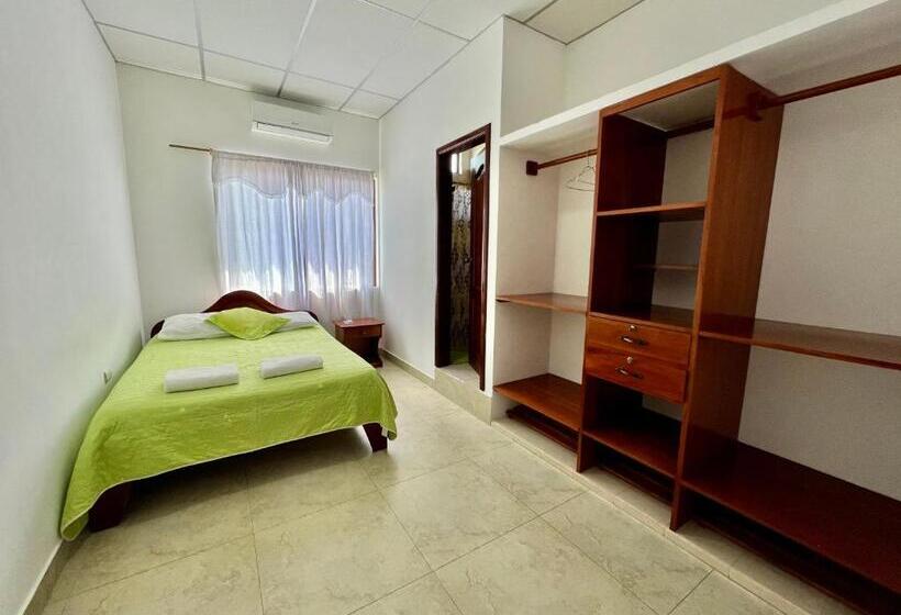 פנסיון Hostal Punta Arena